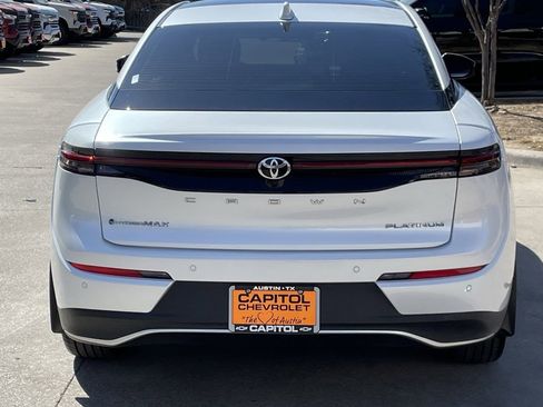 Used 2025 Toyota Crown Platinum image 5