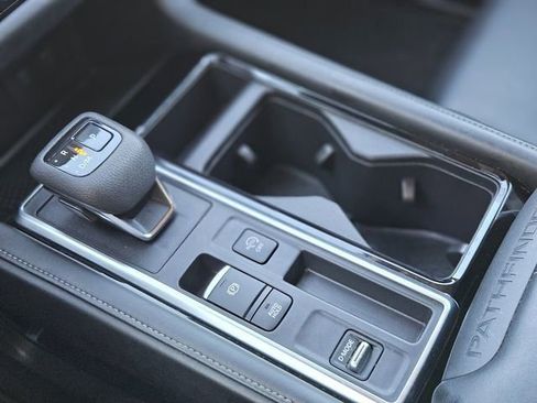 Certified 2024 Nissan Pathfinder SL w/ SL Premium Package image 26