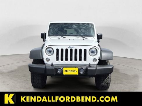 Used 2017 Jeep Wrangler Rubicon w/ Trailer Tow Group AWD/4WD image 8