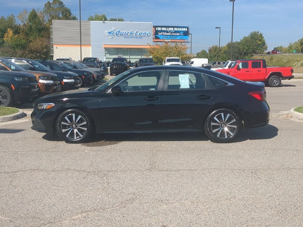 Used 2023 Honda Civic EX image 2