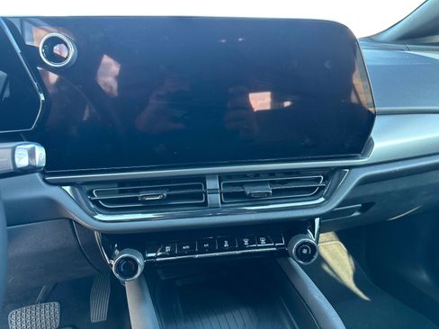 Used 2024 Chevrolet Equinox EV RS image 25