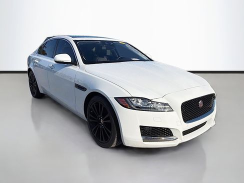 Used 2018 Jaguar XF Prestige image 7
