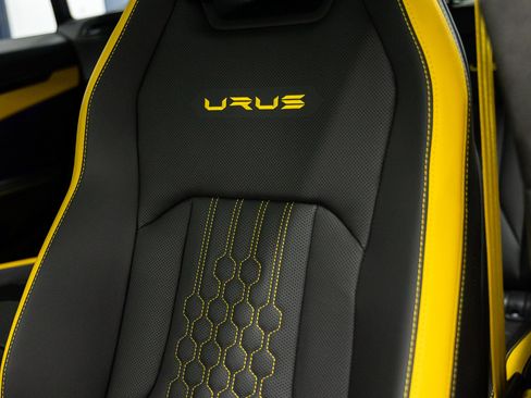 Used 2024 Lamborghini Urus S AWD/4WD image 28