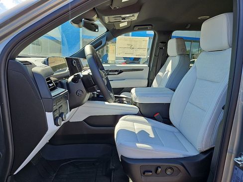 New 2025 Chevrolet Suburban Premier image 11