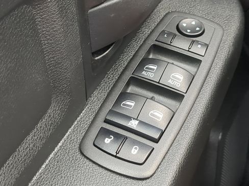 Used 2022 RAM 5500 Tradesman w/ Chrome Appearance Group RWD image 19