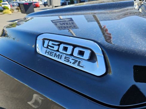 Used 2019 RAM 1500 Limited image 11