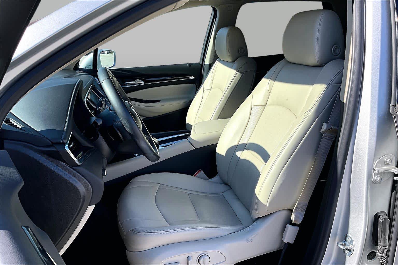 Used 2020 Buick Enclave Essence FWD image 7
