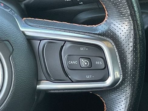 Used 2022 Jeep Gladiator Mojave w/ Cold Weather Group AWD/4WD image 13