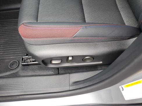 Used 2026 Chevrolet Equinox RS w/ LPO, Floor Liner Package AWD/4WD image 18