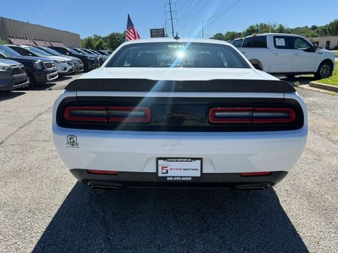 Used 2015 Dodge Challenger R/T Scat Pack RWD image 4