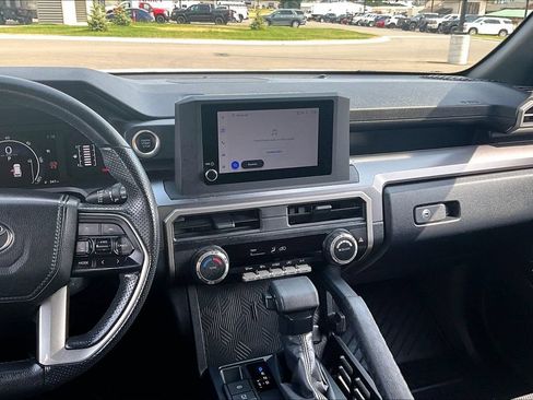 Used 2025 Toyota 4Runner SR5 AWD/4WD image 6