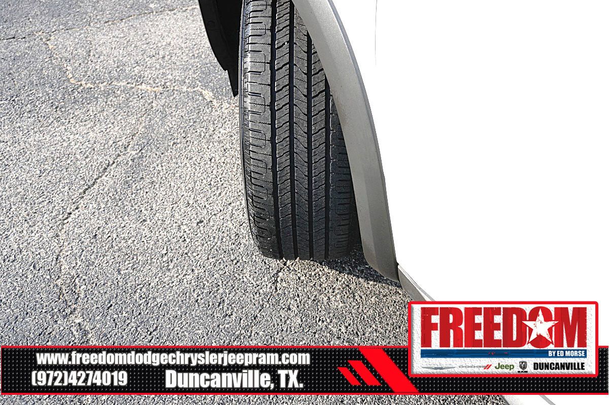 Used 2024 Nissan Pathfinder SV FWD image 45