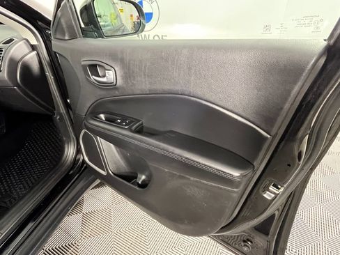 Used 2019 Jeep Compass Latitude AWD/4WD image 22