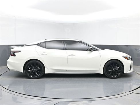 Used 2023 Nissan Maxima SR w/ Sport Mat Group image 15