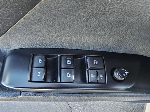 Used 2020 Toyota Camry LE image 18