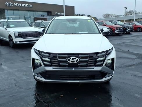 Used 2025 Hyundai Tucson SE image 2