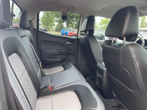 Used 2019 Chevrolet Colorado Z71 AWD/4WD image 12