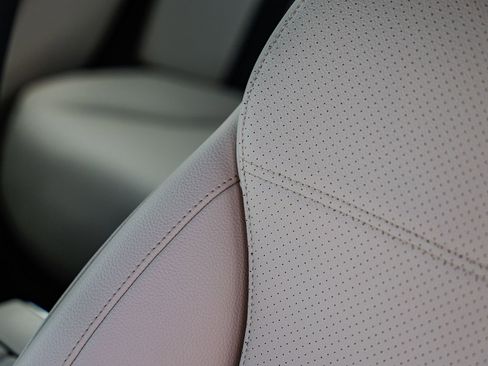 Used 2023 Mercedes-Benz C 300 Sedan w/ Advanced USB Package image 25