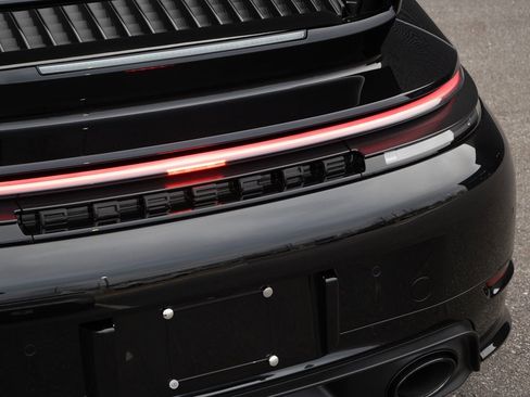 Certified 2025 Porsche 911 Carrera image 32