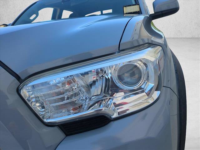 Used 2020 Toyota Tacoma SR5 RWD image 9