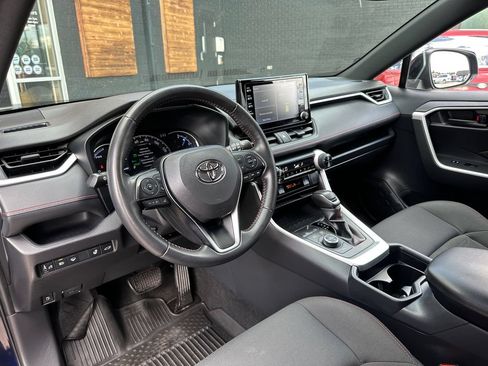 Used 2021 Toyota RAV4 SE w/ Weather & Moonroof Package AWD/4WD image 2