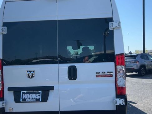 Used 2022 RAM ProMaster 2500 FWD image 11