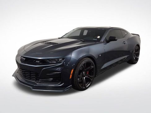 Used 2022 Chevrolet Camaro SS RWD image 2