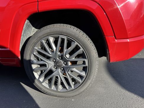 Used 2023 Jeep Compass Limited image 22