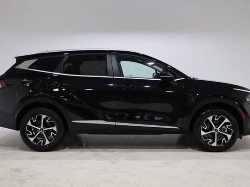 Used 2024 Kia Sportage EX AWD/4WD image 9