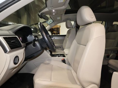 Used 2021 Volkswagen Atlas SEL image 21