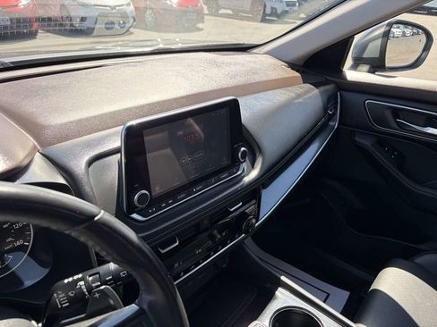 Used 2021 Nissan Rogue SV w/ Premium Package AWD/4WD image 13