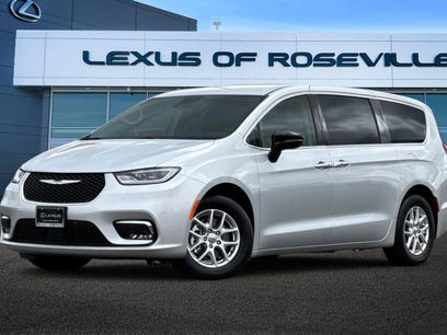 Used 2024 Chrysler Pacifica Touring-L