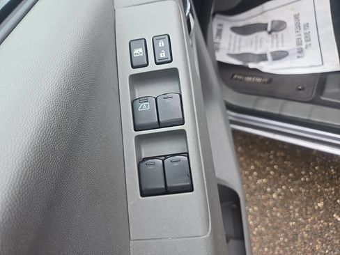 Used 2021 Nissan Frontier SV image 11