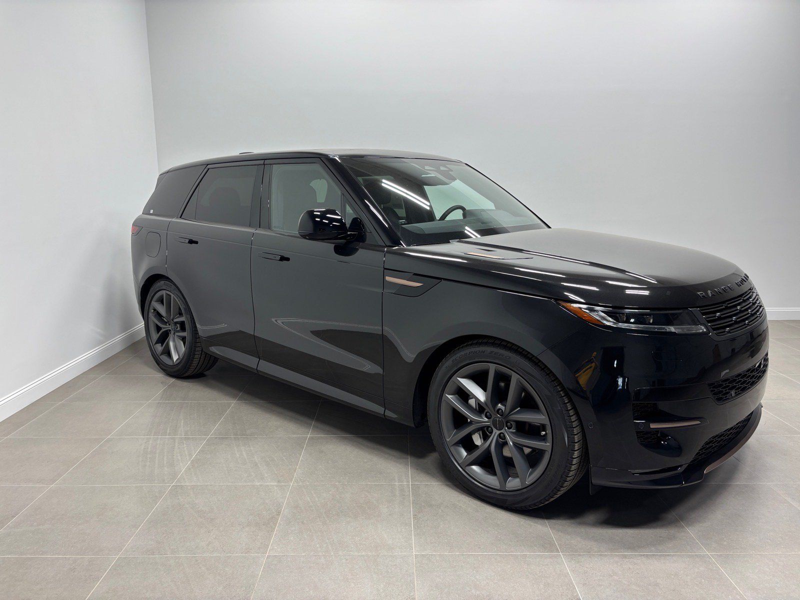 New 2026 Land Rover Range Rover Sport Dynamic SE AWD/4WD image 5