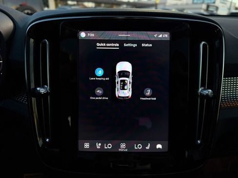 Used 2022 Volvo XC40 P8 Recharge Plus AWD/4WD image 39
