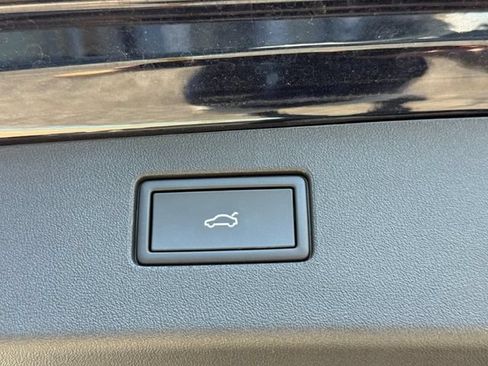 Used 2026 Volkswagen Tiguan SE R-Line AWD/4WD image 18