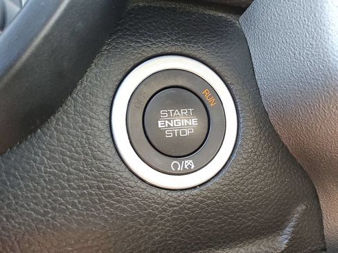 Used 2025 RAM 1500 Laramie AWD/4WD image 24