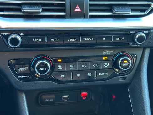 Used 2022 Kia Niro LXS image 26