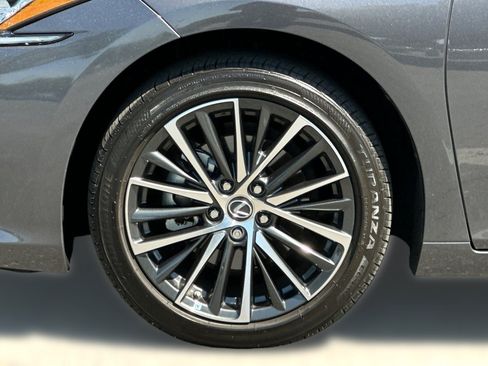 Certified 2024 Lexus ES 300h w/ Premium Package FWD image 14