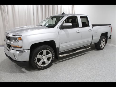 Used 2018 Chevrolet Silverado 1500 LT w/ All Star Edition AWD/4WD image 3