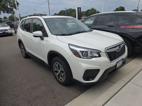 Used 2020 Subaru Forester Premium w/ Popular Package #1 AWD/4WD image 1