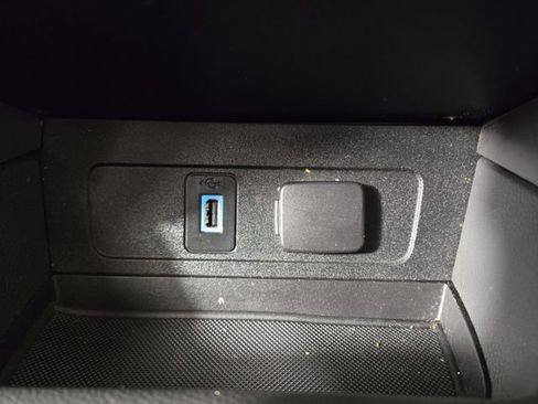 Used 2017 Ford Escape SE FWD image 24