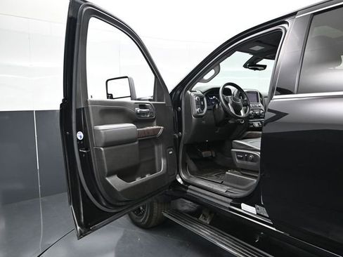 Used 2023 GMC Sierra 2500 Denali w/ Denali Black Diamond Edition AWD/4WD image 19