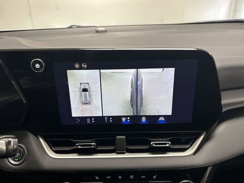 Used 2025 Chevrolet Equinox LT w/ Convenience Package II image 35