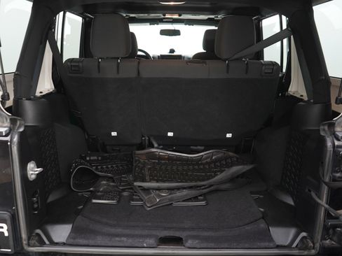 Used 2018 Jeep Wrangler Unlimited Sport S image 11