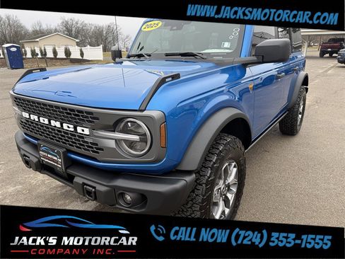 Used 2025 Ford Bronco Badlands image 6