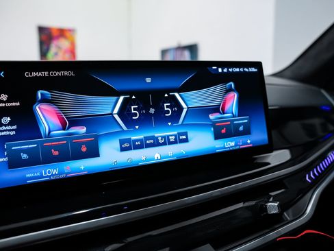 Used 2024 BMW ALPINA XB7 image 92