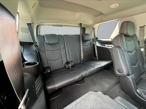 Used 2019 Cadillac Escalade Luxury w/ LPO, Radiant Package AWD/4WD image 28