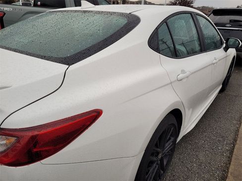 Used 2025 Toyota Camry SE image 7