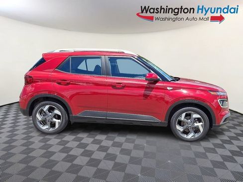 Used 2022 Hyundai Venue Limited w/ Cargo Package FWD image 7